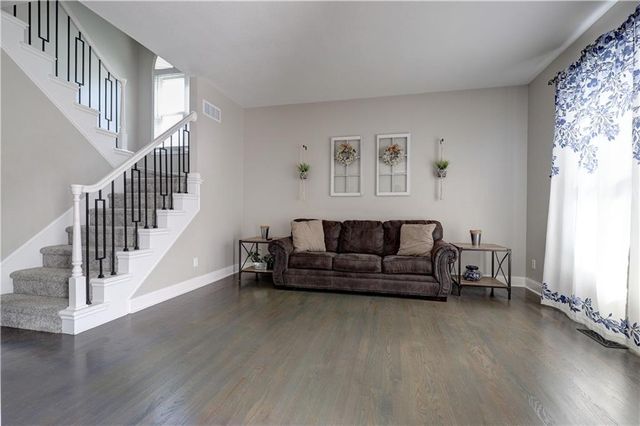 125 SE Battery Point, Lee's Summit, MO 64063