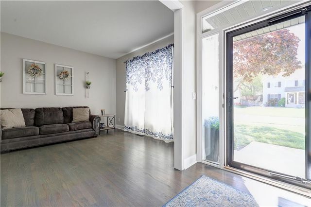 125 SE Battery Point, Lee's Summit, MO 64063