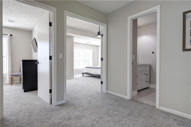 125 SE Battery Point, Lee's Summit, MO 64063