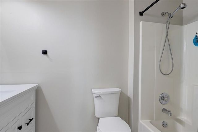 125 SE Battery Point, Lee's Summit, MO 64063