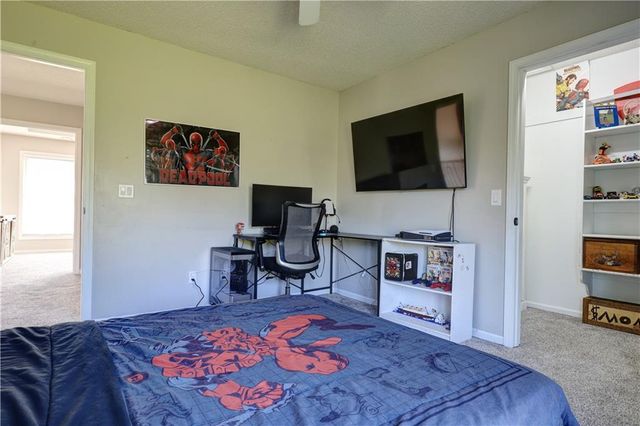 125 SE Battery Point, Lee's Summit, MO 64063