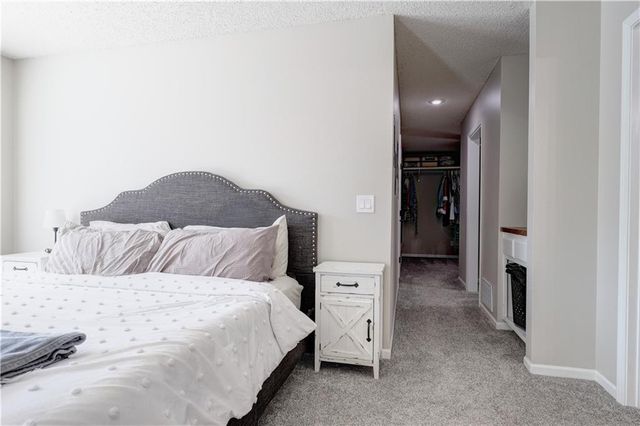 125 SE Battery Point, Lee's Summit, MO 64063