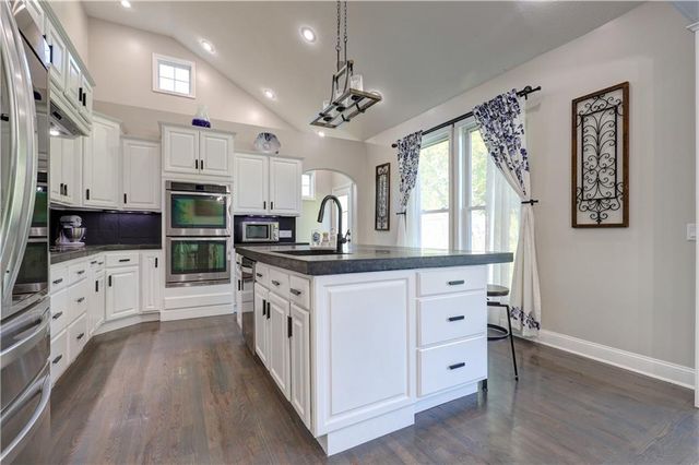 125 SE Battery Point, Lee's Summit, MO 64063