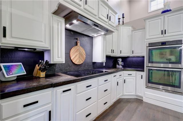125 SE Battery Point, Lee's Summit, MO 64063