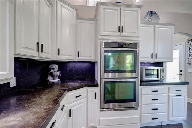 125 SE Battery Point, Lee's Summit, MO 64063