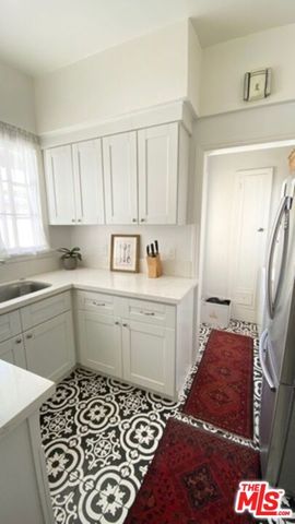 701 Lorraine Boulevard, Los Angeles, CA 90005