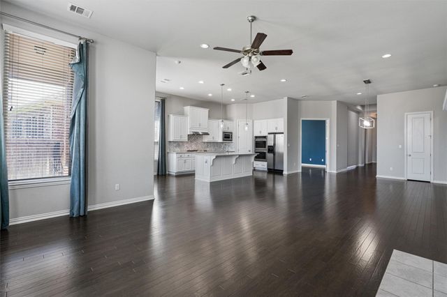 404 Miracle Rose WAY, Liberty Hill, TX 78642