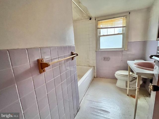 1703 PALMER AVE, Reading, PA 19610