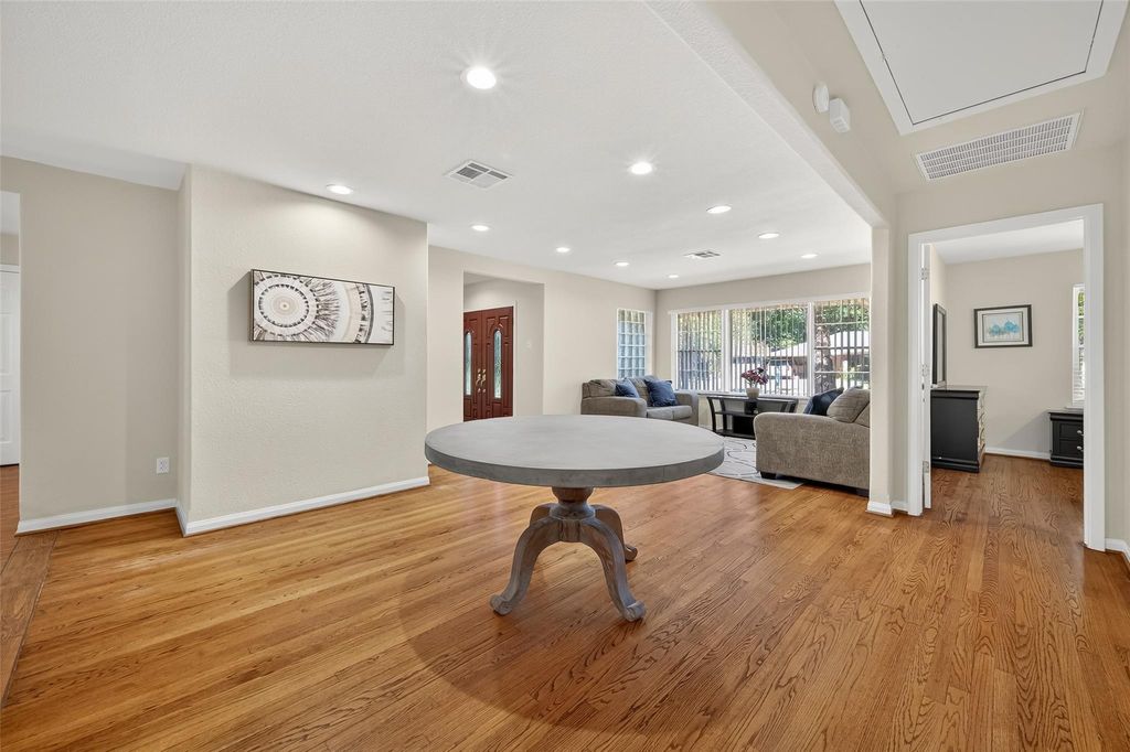 4045 Osby Drive, Houston, TX 77025