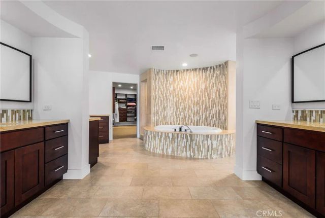 29743 Buggywhip Court, Canyon Lake, CA 92587