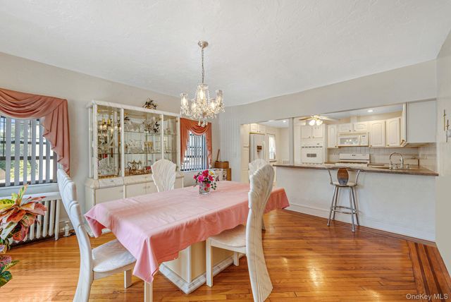 61 Continental Place, Glen Cove, NY 11542