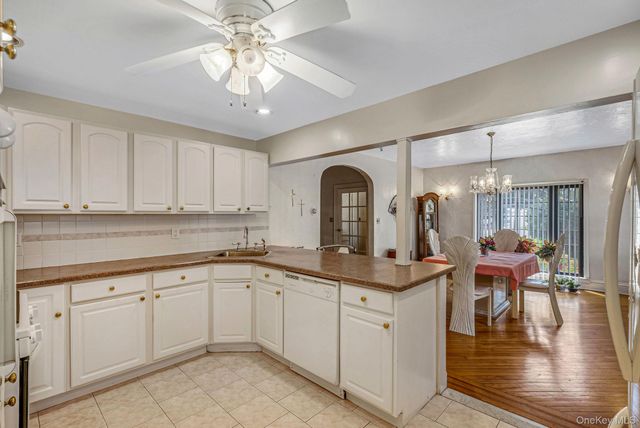 61 Continental Place, Glen Cove, NY 11542