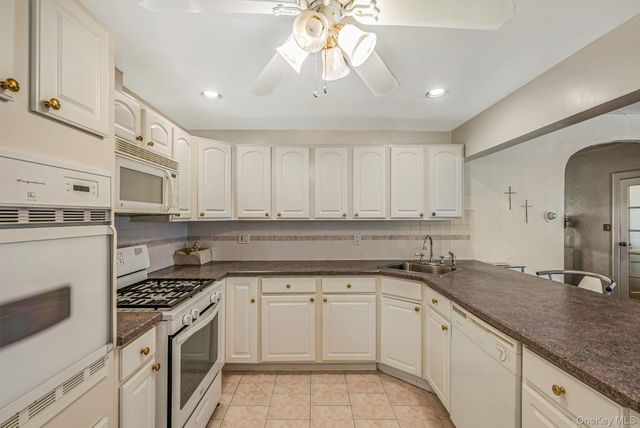 61 Continental Place, Glen Cove, NY 11542