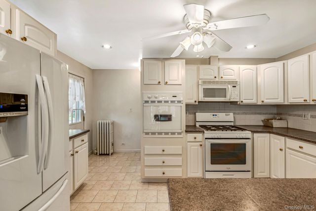 61 Continental Place, Glen Cove, NY 11542