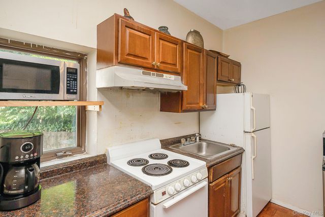 61 Continental Place, Glen Cove, NY 11542