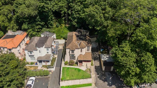61 Continental Place, Glen Cove, NY 11542