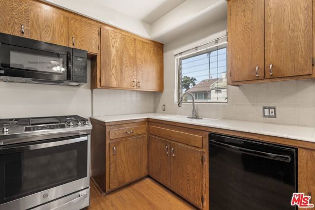 50 S Meridith Ave 4, Pasadena, CA 91106