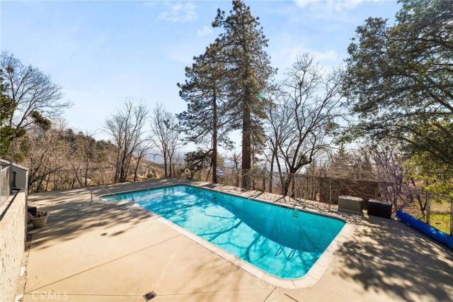1 Sunny Slope, Running Springs, CA 92382