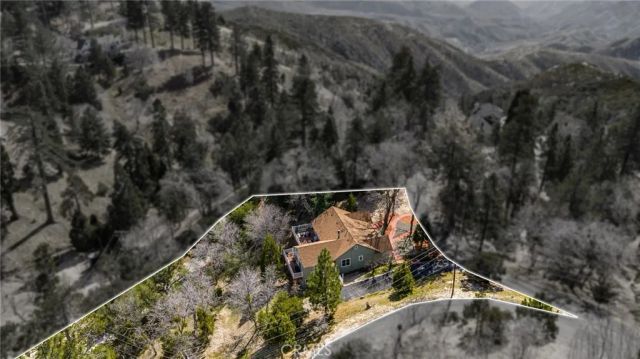 1 Sunny Slope, Running Springs, CA 92382