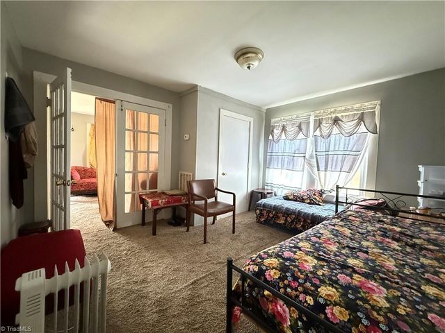 212 E Moore Avenue, High Point, NC 27263