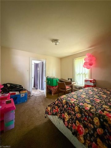 212 E Moore Avenue, High Point, NC 27263