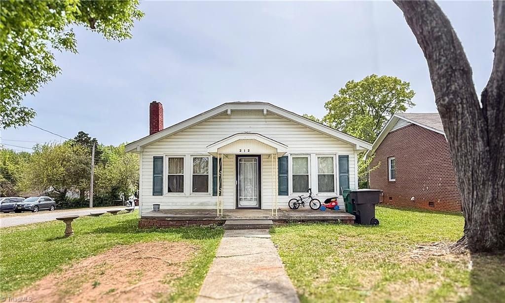 212 E Moore Avenue, High Point, NC 27263