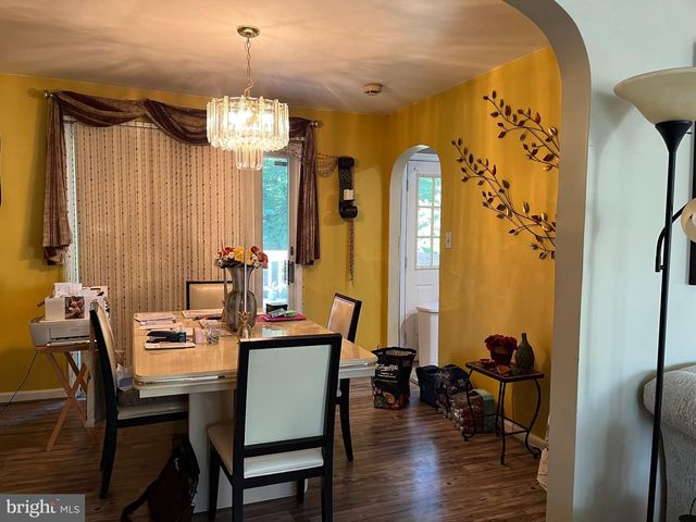 1025 CHEWS LANDING RD, Laurel Springs, NJ 08021