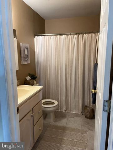 1025 CHEWS LANDING RD, Laurel Springs, NJ 08021