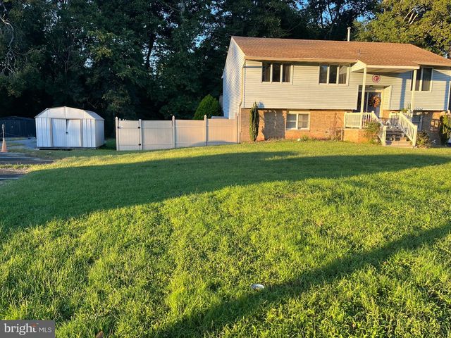 1025 CHEWS LANDING RD, Laurel Springs, NJ 08021