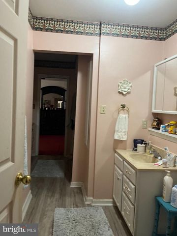 1025 CHEWS LANDING RD, Laurel Springs, NJ 08021