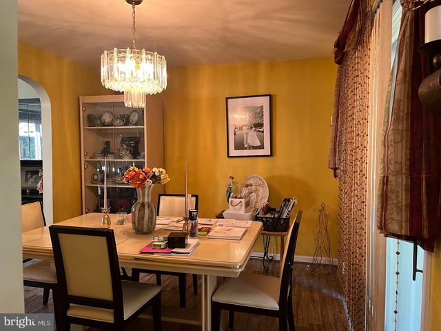 1025 CHEWS LANDING RD, Laurel Springs, NJ 08021