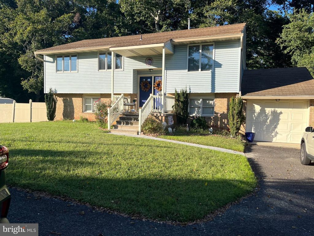 1025 CHEWS LANDING RD, Laurel Springs, NJ 08021
