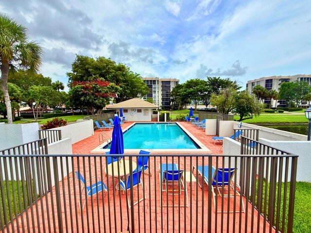1204 BRIDGEWOOD Place 1204, Boca Raton, FL 33434