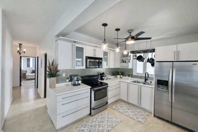 17 GUERRERO NOBLE, San Juan, PR 00913