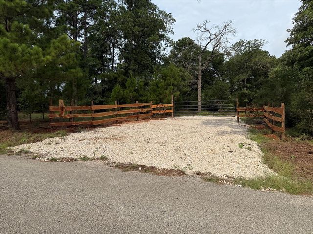 492 S Old Potato RD, Paige, TX 78659