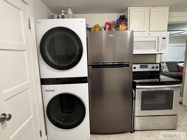 692 Lomax Street, Idaho Falls, ID 83401