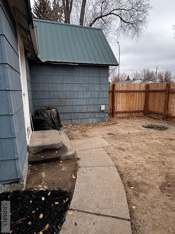 692 Lomax Street, Idaho Falls, ID 83401