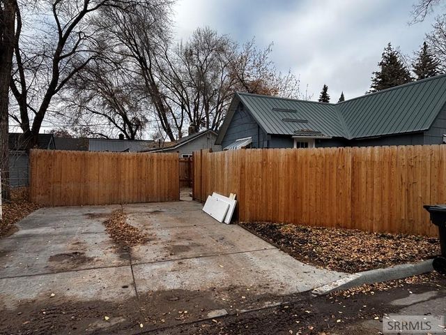 692 Lomax Street, Idaho Falls, ID 83401