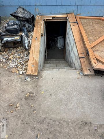 692 Lomax Street, Idaho Falls, ID 83401