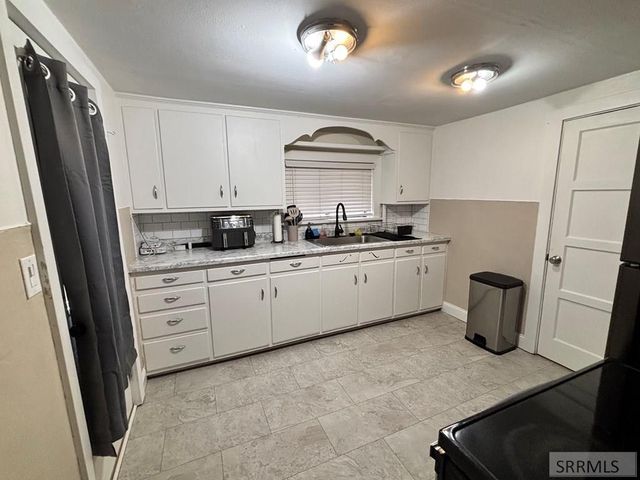 692 Lomax Street, Idaho Falls, ID 83401