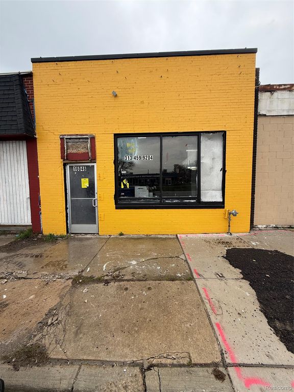 16046 E 8 Mile Road, Detroit, MI 48205