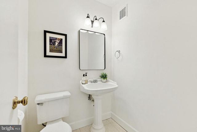 9896 CARDINAL, Fairfax, VA 22030