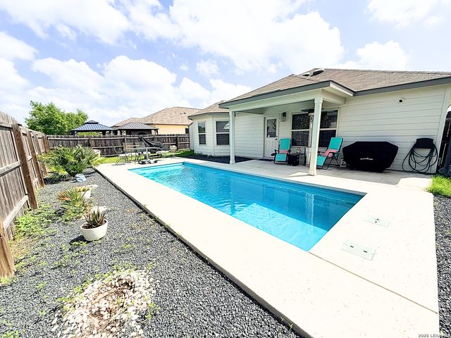 2018 Reserve Way, New Braunfels, TX 78130