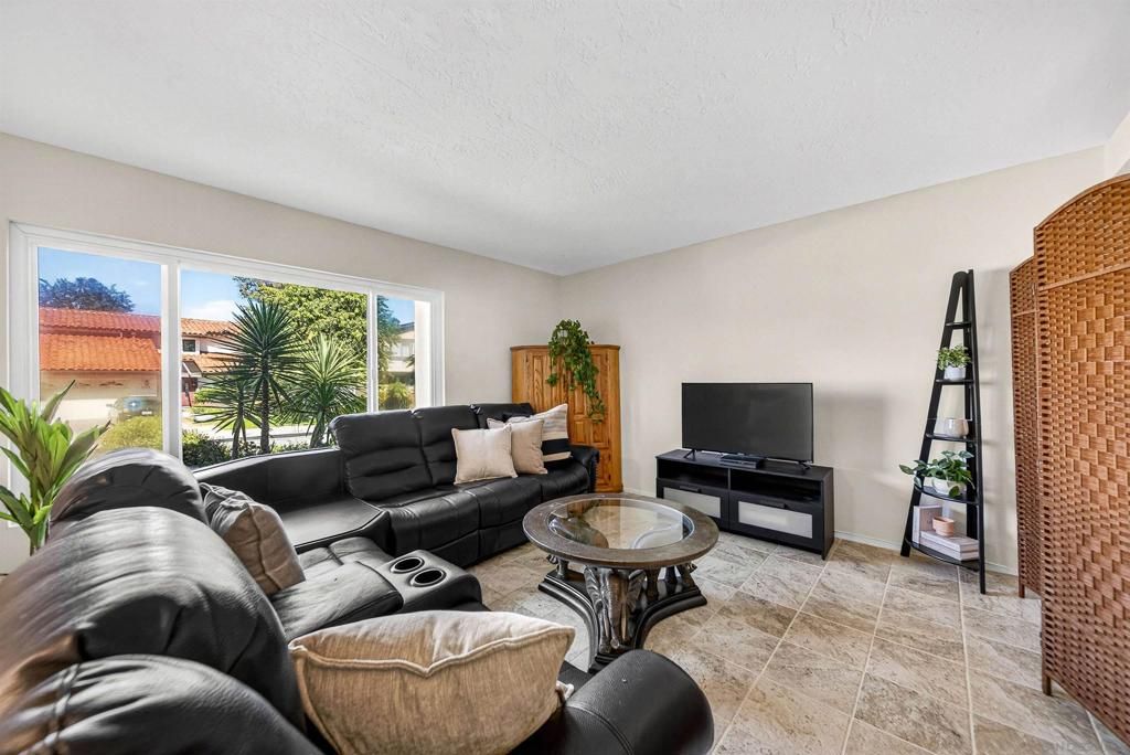 Image 10 of property listing at 2944 Cottingham St, Oceanside, CA 92054