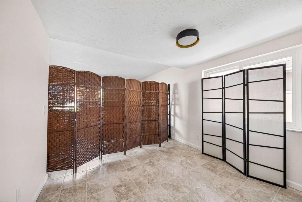Image 11 of property listing at 2944 Cottingham St, Oceanside, CA 92054