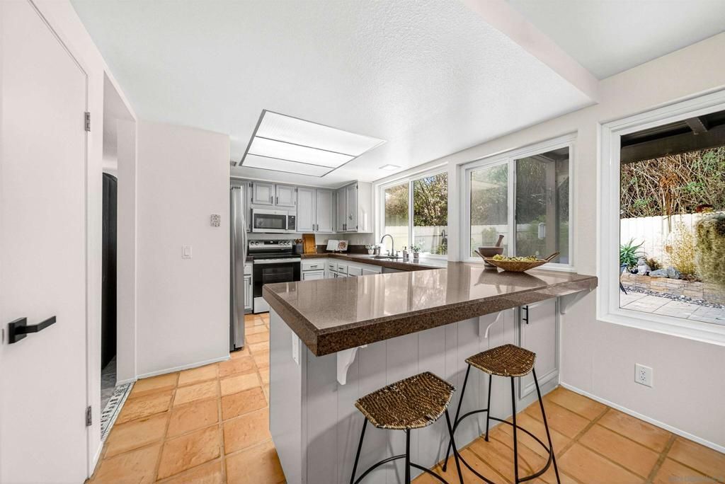 Image 4 of property listing at 2944 Cottingham St, Oceanside, CA 92054