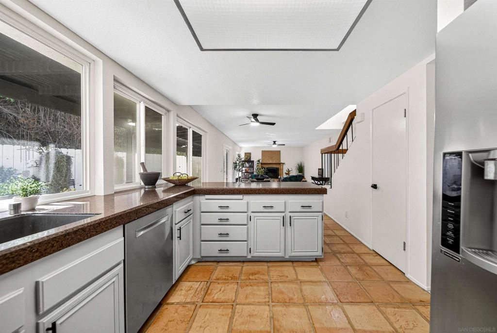 Image 7 of property listing at 2944 Cottingham St, Oceanside, CA 92054