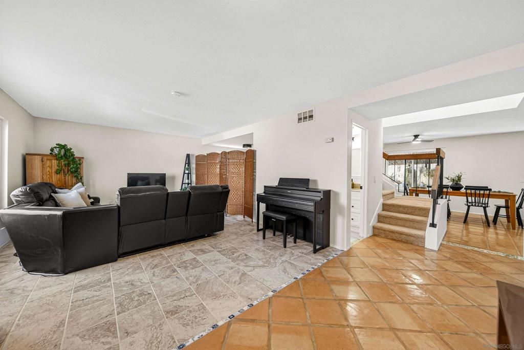 Image 9 of property listing at 2944 Cottingham St, Oceanside, CA 92054