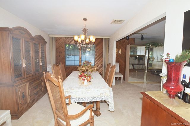 29 Ivy Hill Drive, Hauppauge, NY 11787