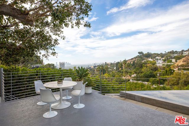 1517 Oriole Lane, Los Angeles, CA 90069